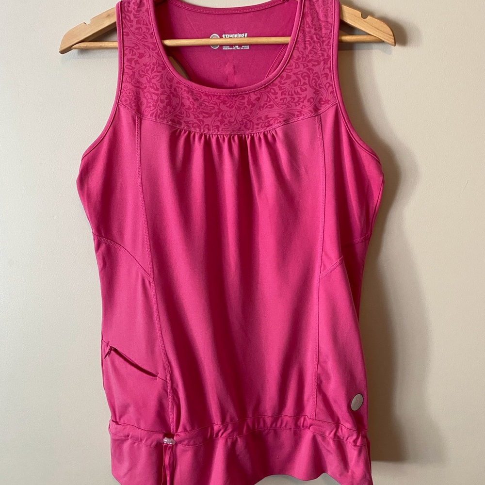 Beautiful Pink Running Room Tank